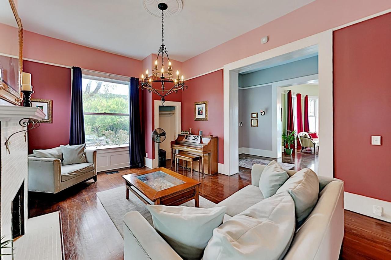 Sealy Hutchings Suite - Unique Stay In Iconic Estate Home Galveston Esterno foto